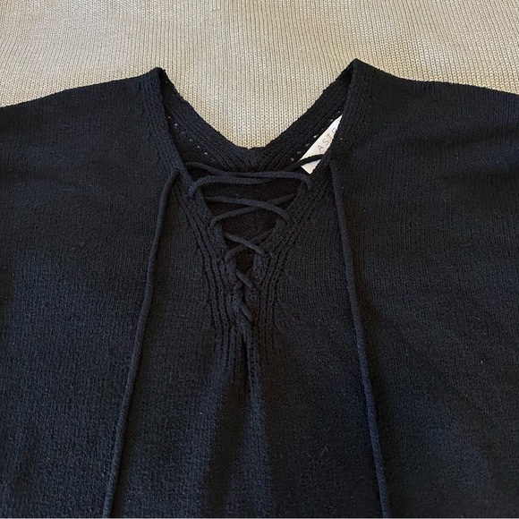 ASTR Lightweight Black Tunic - Picture 1 of 8